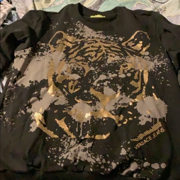 Clothes - Picture 1 of 2